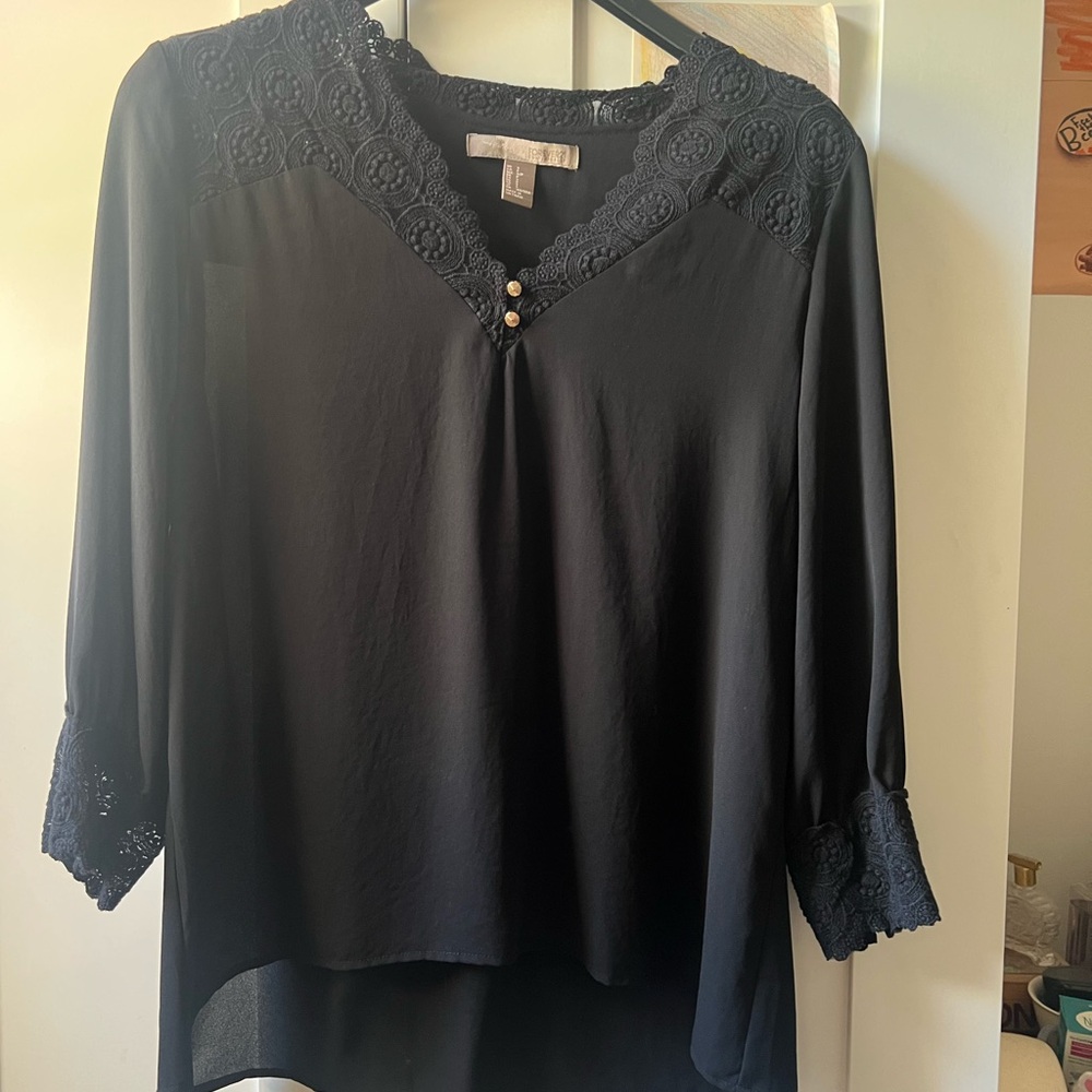 Forever 21. Size Small. Elegant Black Lace Trim Women's Top